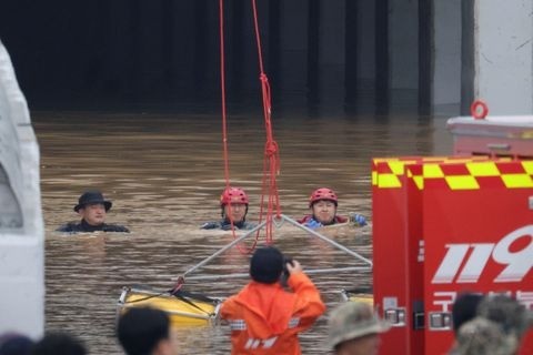 Thương tâm: Hàng chục người thiệt mạng do mưa lớn, tìm thấy nhiều thi thể từ đường hầm bị nước lũ nhấn chìm - Ảnh 3