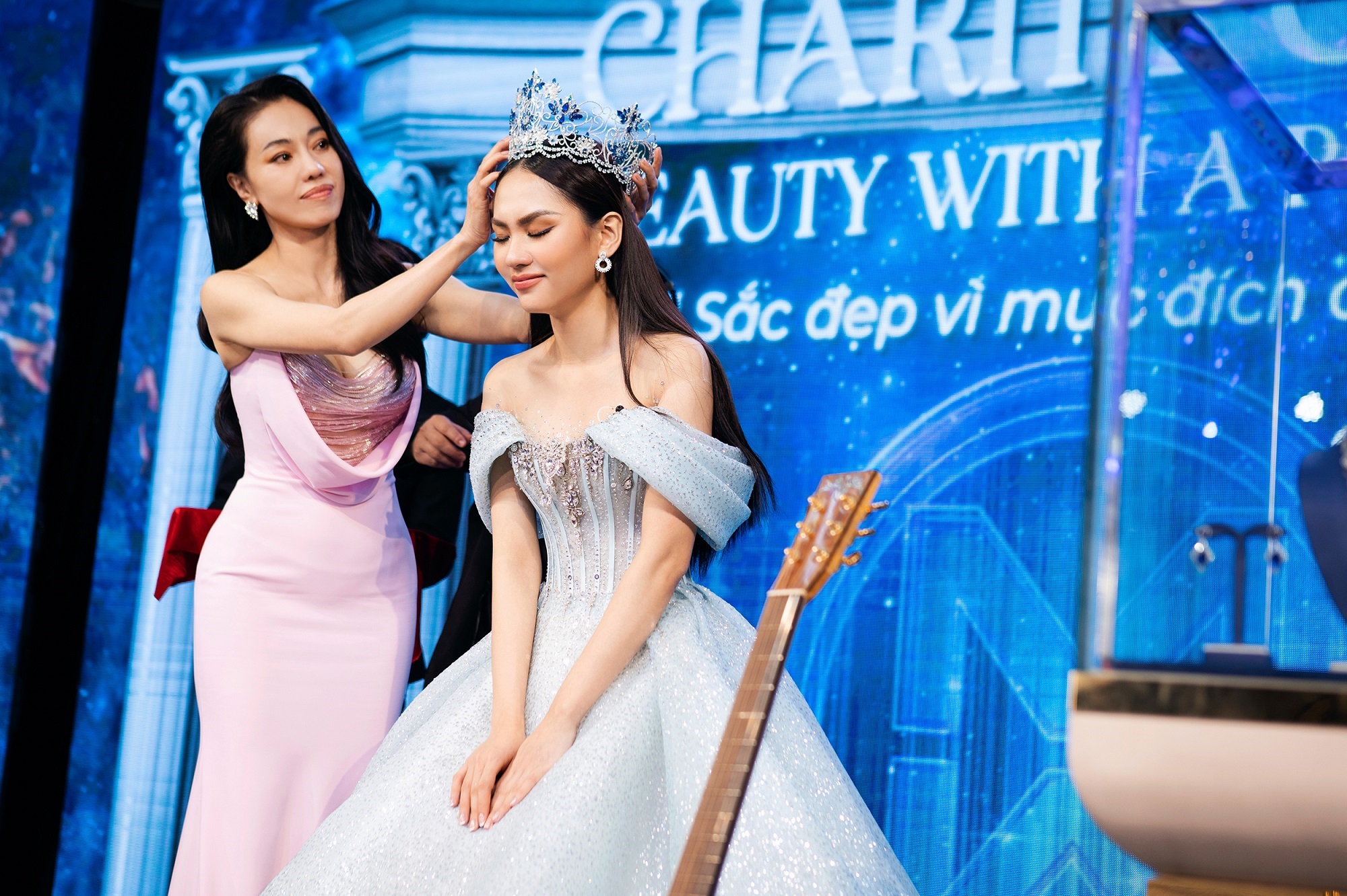 Miss World Vietnam 2022 Mai Phương đấu gia vương miện làm từ thiện và câu chuyện cảm động đầy bất ngờ  - Ảnh 2