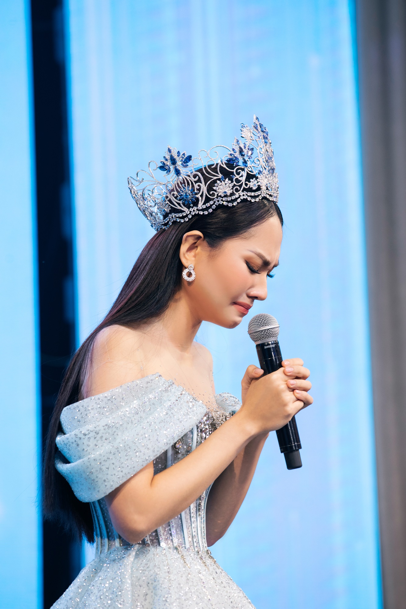 Tranh cãi quanh việc Hoa hậu Mai Phương bán vương miện: 'Trời, vậy đấu giá để làm gì nhỉ' - Ảnh 4