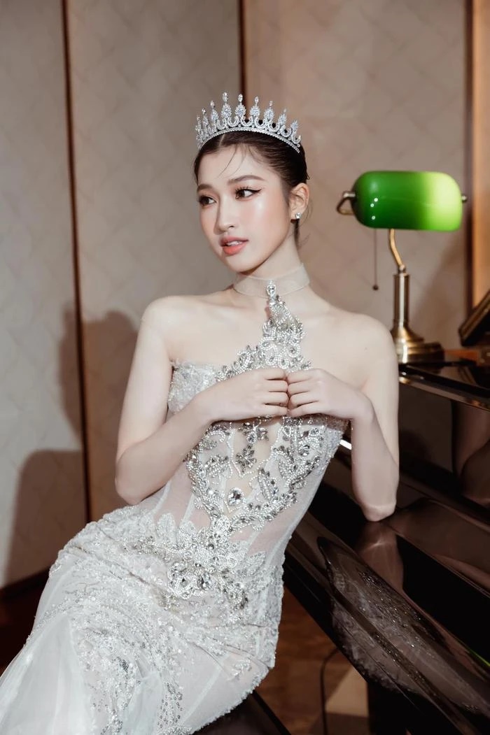 Á hậu Phương Nhi chính thức là đại diện Việt Nam thi Hoa hậu Quốc tế 2023 - Ảnh 2