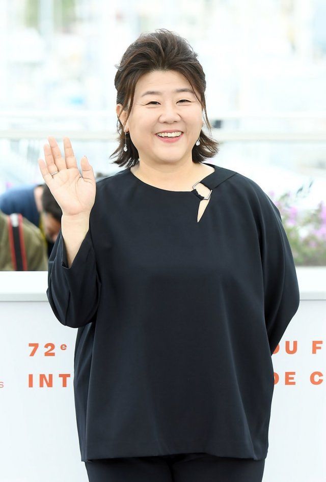 Điểm mặt 10 diễn viên Hàn hot nhất tháng 4: Netizen trầm trồ trước sức hút ‘khủng’ của Hẹn hò chốn công sở vì chiếm sóng hết 4 vị trí - Ảnh 7
