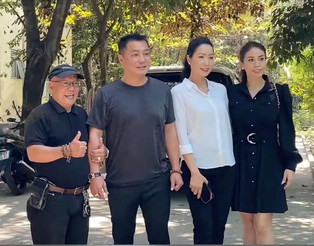 Trịnh Kim Chi, Lý Hùng gây tranh cãi vì hành động thiếu tinh tế tại đám tang nghệ sĩ Thiên Kim - Ảnh 2