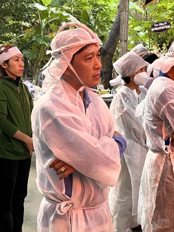 Trịnh Kim Chi, Lý Hùng gây tranh cãi vì hành động thiếu tinh tế tại đám tang nghệ sĩ Thiên Kim - Ảnh 8