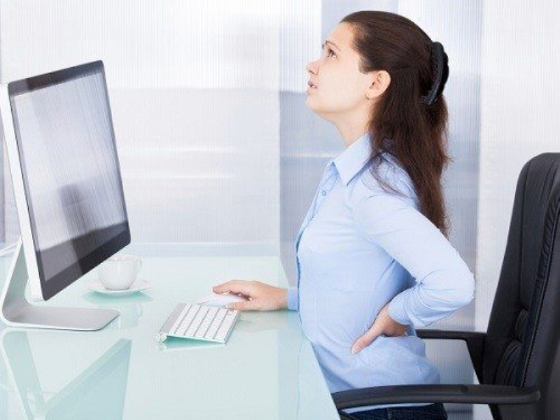 Bật mí một số mẹo vặt có thể ngăn ngừa đau lưng do ngồi quá lâu - Ảnh 1