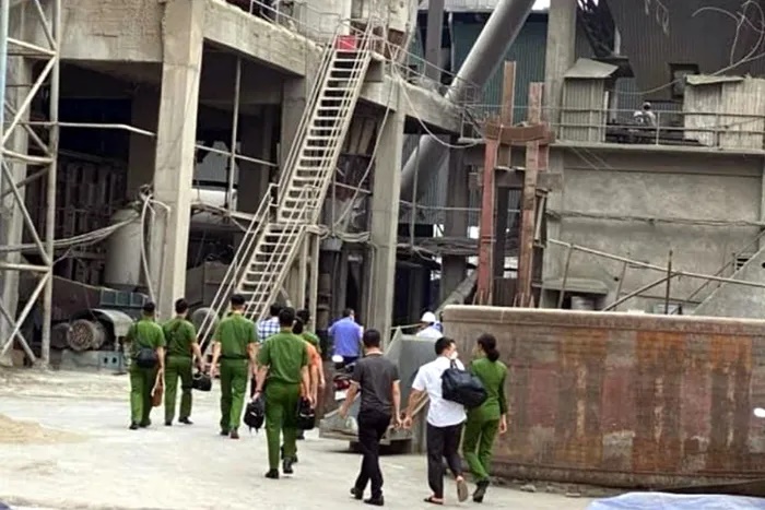 Đoạn clip kinh hoàng ghi lại vụ tai nạn lao động thương tâm khiến 7 người tử vong ở Yên Bái - Ảnh 4