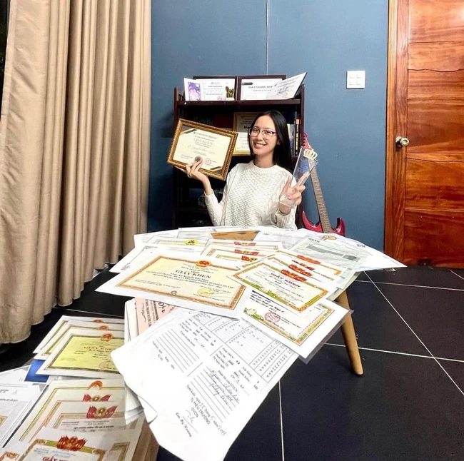 Hoa hậu Bảo Ngọc nhận được học bổng 'khủng' của trường đại học top đầu ở Úc nhưng từ chối, netizen: 'Kẻ ăn không hết, người lần không ra' - Ảnh 4