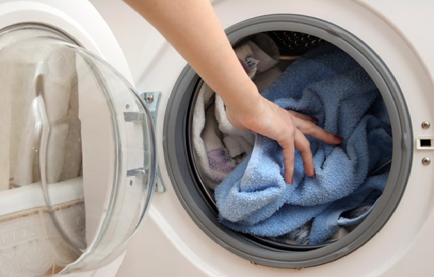 Cách sử dụng máy giặt tiết kiệm điện lại sạch sẽ: Mùa hè nắng nóng không lo hóa đơn tăng vọt - Ảnh 1