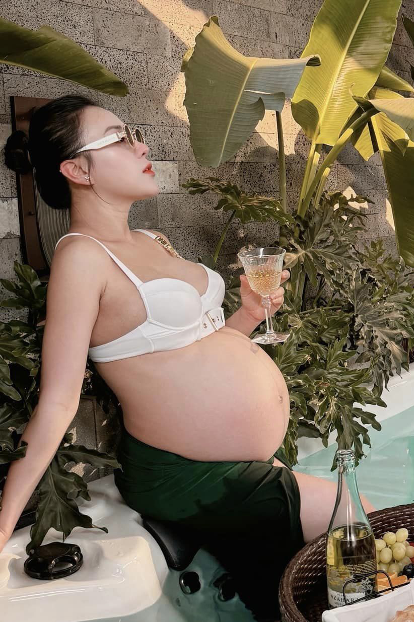Phương Oanh tiết lộ tăng 20kg, khoe bụng bầu đôi không một vết rạn ở tháng cuối thai kỳ - Ảnh 3