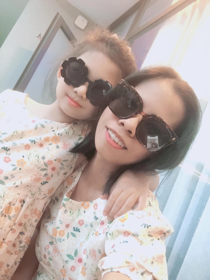 Dẫn con gái cố diễn viên Mai Phương đi du lịch, bảo mẫu khiến netizen xúc động trước những lời chia sẻ ngọt ngào chỉ dành riêng cho bé Lavie  - Ảnh 2
