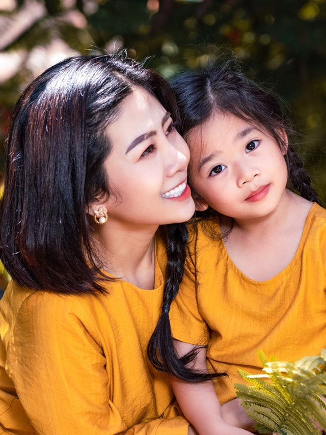 Dẫn con gái cố diễn viên Mai Phương đi du lịch, bảo mẫu khiến netizen xúc động trước những lời chia sẻ ngọt ngào chỉ dành riêng cho bé Lavie  - Ảnh 1