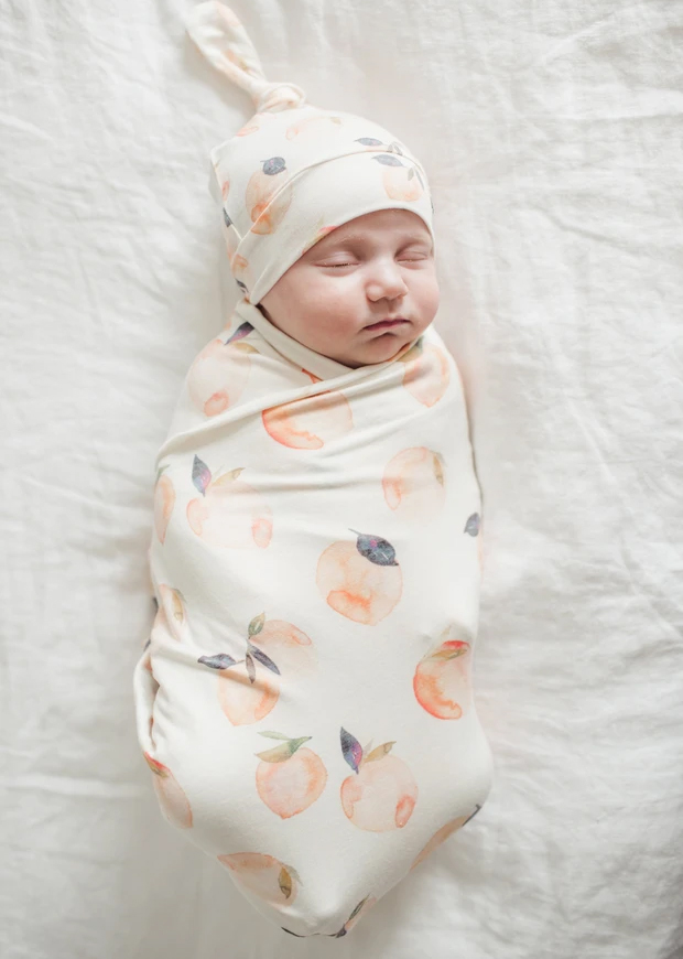 Quấn trẻ sơ sinh khi ngủ giúp bé ngủ yên giấc hơn