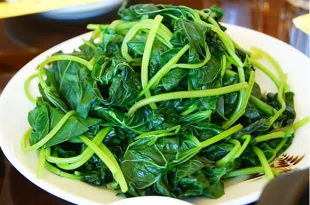5 sai lầm cực nguy hiểm khi chế biến và ăn rau xanh biến rau thành 'mầm bệnh' - Ảnh 1