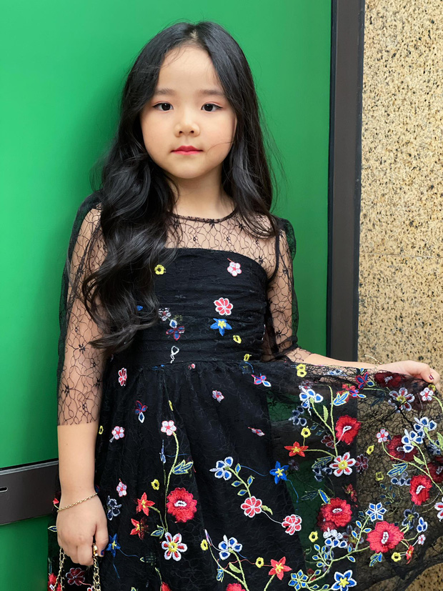 Trang Nhung gây sốt khi khoe bộ ảnh của ái nữ 6 tuổi và cháu ruột từng thi Hoa hậu: Gia đình gen đẹp nhất nhì Vbiz là đây! - Ảnh 2
