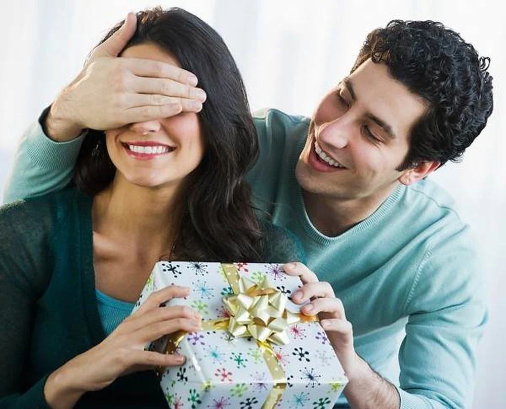 3 cách giúp vợ chồng bày tỏ tình yêu mà không bị... ngượng ngùng - Ảnh 2