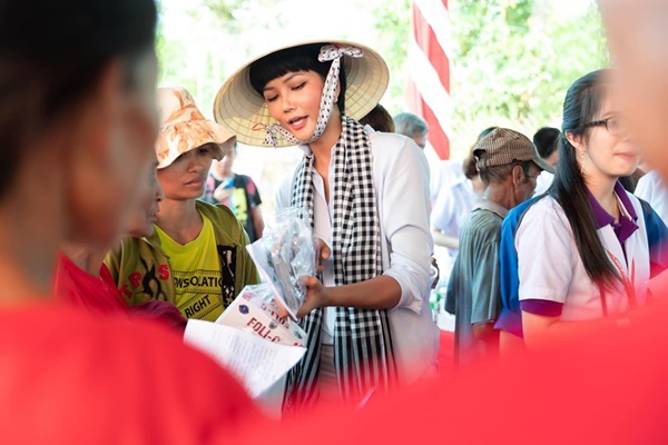 Sao Việt chung tay ủng hộ Đà Nẵng chống dịch COVID-19 - Ảnh 3