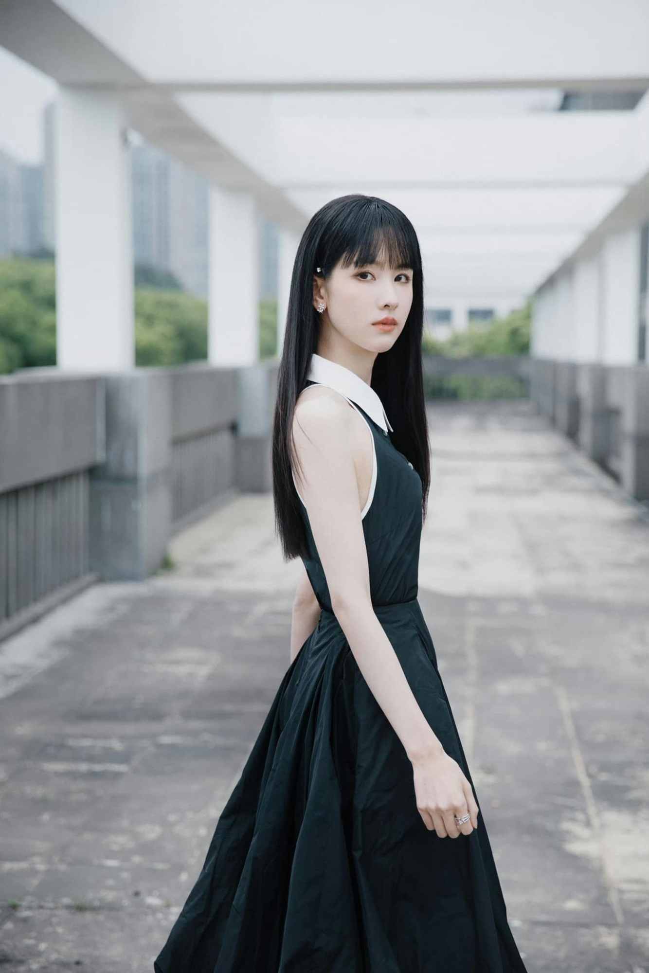 Tóc mới của Trần Đô Linh trong buổi quảng bá phim sắp chiếu được ví như 'nữ sinh gieo rắc nỗi kinh hoàng trong học đường' của manga Nhật Bản - Ảnh 7