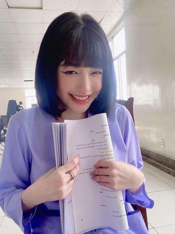 Lộ ảnh gương mặt đơ cứng của Elly Trần, netizen so sánh với 'nữ hoàng dao kéo' Park Bom - Ảnh 8