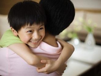 Học mẹ Nhật cách dạy con thông minh hơn người bằng cái ôm 8 giây, 5 phút thủ thỉ và phương pháp nhắc lại