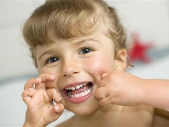 Làm sao khi thấy hiện tượng răng sữa mọc lệch ở trẻ nhỏ?