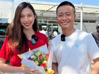Hoa hậu Thùy Tiên ăn mặc giản dị hội ngộ Vlogger Quang Linh tại Châu Phi