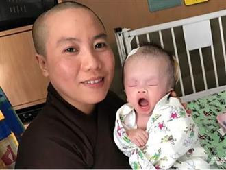 Sau 2 tuần điều trị tại Singapore, em bé sơ sinh bị bỏ rơi ở Lâm Đồng, đầu thủng và có giòi trong mũi đã hồi sinh kỳ diệu