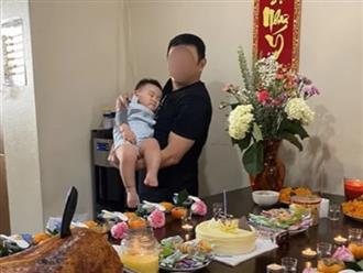 Chồng cũ Phi Nhung xuất hiện tại lễ thôi nôi con trai thứ hai của Wendy Phạm, cháu trai còn bé đã muốn nối nghiệp bà ngoại?