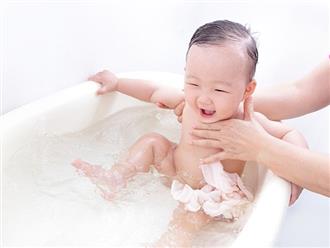 Cách chọn sữa tắm phù hợp cho trẻ sơ sinh, tránh nguy cơ khô da, dị ứng