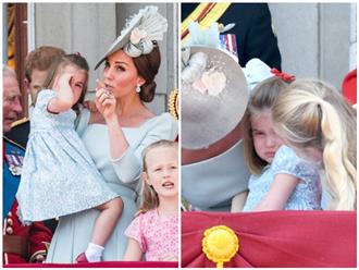 Công nương Kate đã sử dụng 2 kỹ năng làm mẹ để Charlotte không khóc nhè