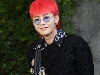 "Ông hoàng thời trang" G-Dragon tiếp tục khiến cư dân mạng "chao đảo" với gu thời trang độc đáo, sang chảnh diện cả "cây Chanel"