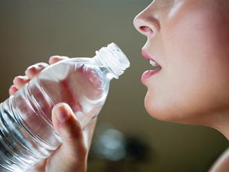 Tại sao chúng ta không nên tái sử dụng chai nước bằng nhựa?