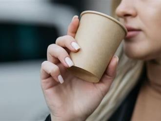 Vi nhựa trong cà phê của bạn? Nguy hiểm khi uống cà phê từ cốc giấy dùng một lần mà bạn cần biết!