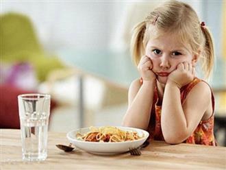 Con kén ăn là nỗi 'rối rắm' của rất nhiều bậc phụ huynh và 5 điều nhỏ ba mẹ cần làm để nuôi dưỡng thói quen ăn uống tốt hơn ở trẻ em