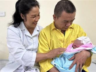 Bắc Giang: Người phụ nữ 51 tuổi biết mình mang thai khi thấy 'có gì đạp' trong bụng