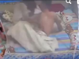 Phẫn nộ người chồng đánh vợ dã man trên giường ngủ vì bị gọi dậy dỗ con 1 tháng tuổi lúc nửa đêm