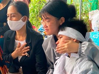 Đau xé lòng người mẹ bỗng chốc mất cả chồng và con trai trong trận mưa lũ lịch sử ở Đà Nẵng