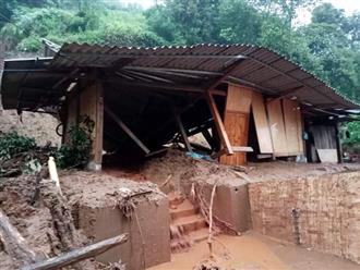 Hiện trường lũ ống, sạt lở ở Yên Bái: Cả huyện mất liên lạc, 31 nhà bị vùi lấp, 2 trẻ nhỏ thiệt mạng