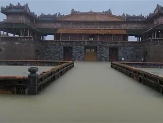 Kinh thành Huế ngập sâu trong đợt mưa lịch sử khiến nhiều người xót xa