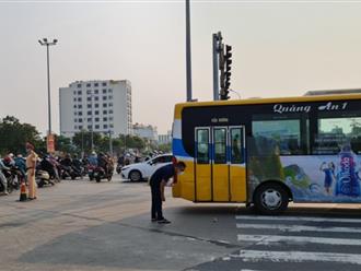 Người phụ nữ ở Hà Nội ngã tử vong nghi bị kẹt chân khi xuống xe buýt