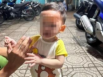 Xót xa bé trai 1 tuổi bị bỏ rơi trong đêm ở quận Bình Tân TP.HCM