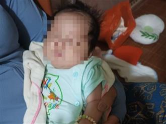 Xót xa bé trai bị bỏ rơi trước cửa nhà dân ở Hà Tĩnh
