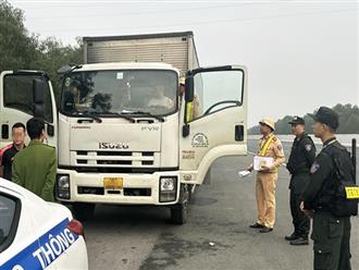 Dừng ô tô trên cao tốc Hà Nội - Hải Phòng để chơi tú lơ khơ, 4 tài xế bị bắt giữ