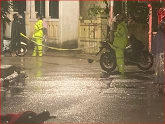 Hai học sinh đi xe máy giữa mưa gió tông cột điện, một em tử vong tại chỗ, một em bị thương nặng