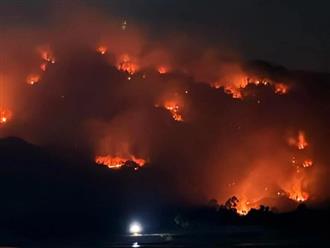Huy động 200 người kịp thời khống chế đám cháy rừng kèm tiếng nổ lớn trên núi Cô Tô ở An Giang