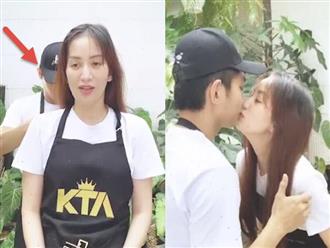 Hậu livestream khóc lóc, Khánh Thi bất ngờ khoe được chồng cắt tóc rồi khóa môi ngọt ngào, netizen vẫn tinh ý nhận ra điểm 'bất thường'