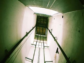 NÓNG: Bước ra khỏi thang máy đang mắc kẹt, cô gái ở Hà Nội rơi từ tầng 7 xuống tử vong