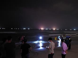 Vụ 6 du khách tắm biển trong đêm bị sóng cuốn trôi ở Đà Nẵng: Tìm thấy nạn nhân mất tích