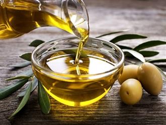 2 cách dùng dầu olive trị sạch mụn	