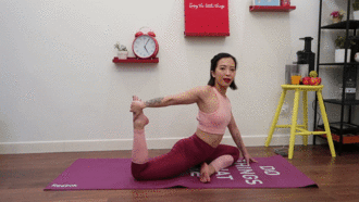 Đánh bay stress lại giúp giãn nở hông nhờ những bài tập yoga của HLV Hana Giang Anh