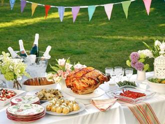 Một vài mẹo hữu ích giúp bạn tổ chức một bữa tiệc ngoài sân vườn thật hoàn hảo