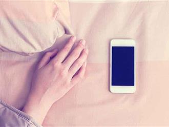 Để điện thoại cạnh đầu giường, tác hại khôn lường ảnh hưởng sức khỏe 